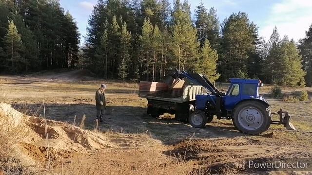 МТЗ 50 снова в деле. Продолжаем возить отходы кирпича. смотреть онлайн