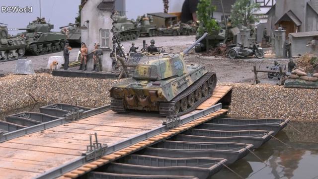 WW2 RC Tanks RC Trucks Wehrmacht Tiger Panzer III Hummel Panther  Modell Hobby Spiel Leipzig 2023