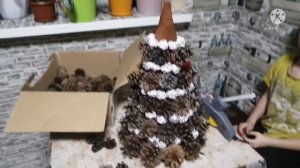 Ёлка из шишек своими руками