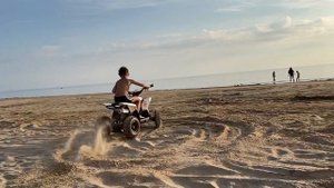 Тест драйв бензинового квадроцикла Motax Gekkon по пескам. Дрифты на песке.@ cars kids финский зали