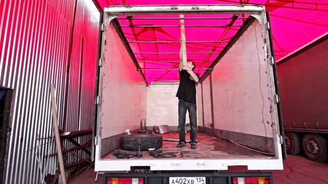 Тентовая сдвижная крыша на жесткую будку грузовика IVECO