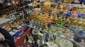 Гранд-базар - самый большой рынок Стамбула. Парк Гюльхане - здесь гуляли султаны.