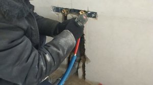 КАК СДЕЛАТЬ ВОДОРОЗЕТКУ С КАНАЛИЗАЦИЕЙ СВОИМИ РУКАМИ ИЗ СШИТОГО ПОЛИЭТИЛЕНА.
