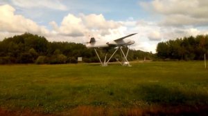 Памятник самолет Ил-28, в Великом Новгороде.mp4