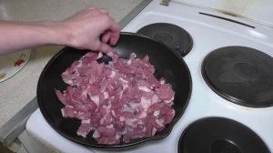 Мясо с шампиньонами и болгарским перцем.Meat with champignons and bell pepper.