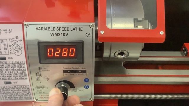 Настольный токарный станок по металлу WM210V400