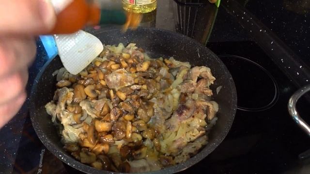#Куриные желудки тушёные с шампиньонами и с сыром#КуринныеЖелудки# смотреть онлайн