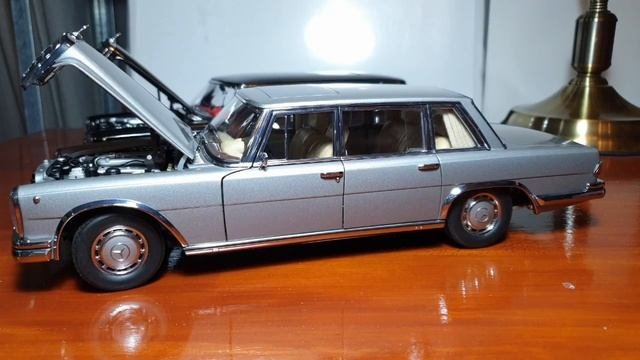 Autoart 1/18 Mercedes Benz 600 Vs Keng Fai Pullman Diecast Model Car Comparison オートアート　ベンツ　ミニカー