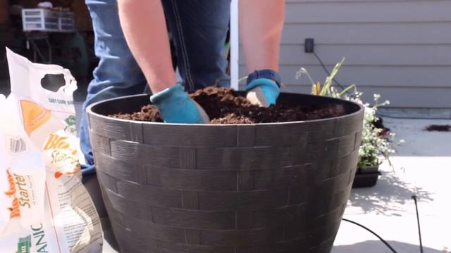 Planting up the Front Flowers! - Season 2021 Episode 24 смотреть онлайн