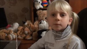дочка 5 лет поёт для мамы)