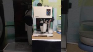 Рожковая кофеварка-кофемашина Ardesto ecm-em14s приготовление капучино