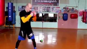 тренировка с гантелями бокс