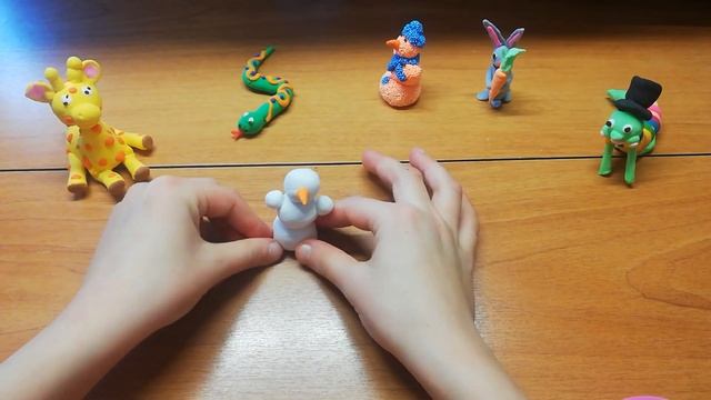 Лепим снеговика из легкого пластилина смотреть онлайн