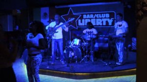 HABANA BASE... CAMBIO DOLOR, CLUB LIBERTY, live versión