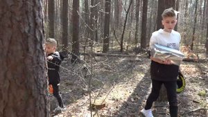 7 лет, а что ВЫТВОРЯЕТ на КВАДРИКЕ...Преодолел все ПРЕПЯТСТВИЯ.