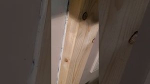 Как закрепить деревянный брусок на гипсокартоне.??Hvordan monteres lettvegg på gipsplater.