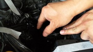 Replacing Toyota Fortuner's Fuel filter (Diesel Engine)