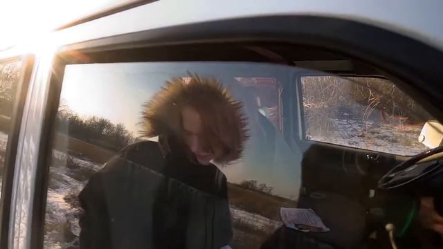 НАШЛИ ПРОПАВШУЮ ДЕВОЧКУ В ЗАБРОШЕННОЙ МАШИНЕ. КУДА ПРОПАДАЮТ ШКОЛЬНИЦЫ (720p)
