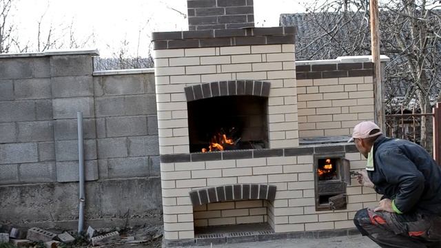 Уличная  печь на дровах из кирпича своими руками