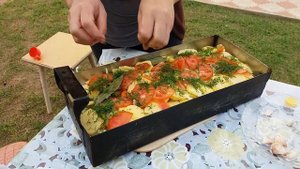 Овощное рагу в походной трубе для готовки на костре