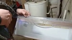 Ремонт ящика морозильной камеры