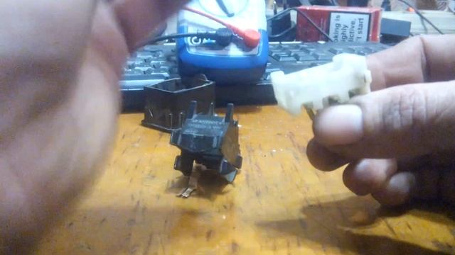 Как заменить лампочку в клавише подогрева заднего стекла смотреть онлайн