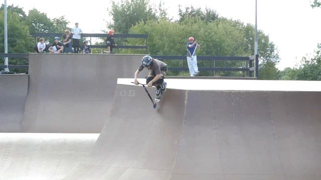 Тимофей @tmuw1k - любители, контест Drive Scooters в скейтпарке м.Солнцево смотреть онлайн