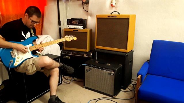 Fender Princeton Chorus with Celestion G10 Vintage смотреть онлайн