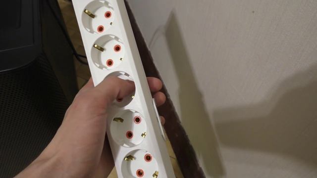 Кепа на прогулке. Думаю купить третьего Тегу. смотреть онлайн