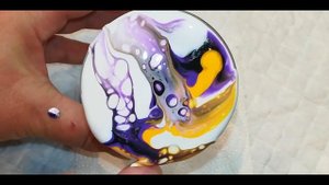 Техника Fluid Art (Флюид Арт): как рисовать салфетками на крышке. Acrylic Pouring.