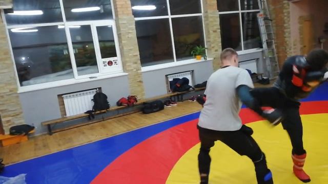 Спарринги по ММА и Кикбоксингу на Печерске смотреть онлайн