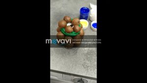 Подсвечник из банки и скорлупы ореха Макадамии.