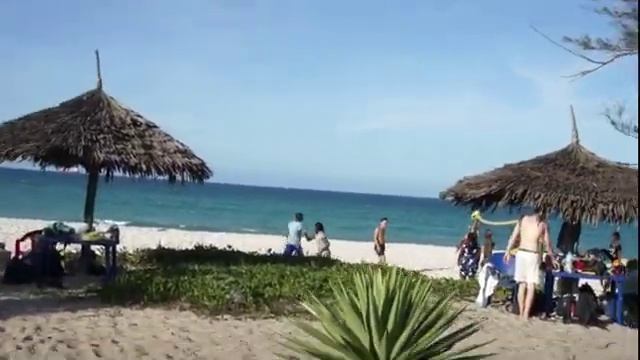 Танзания Дар эс Салам   Приехало много молодежи