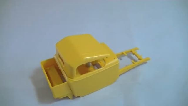 Freaky Ford by Lindberg смотреть онлайн