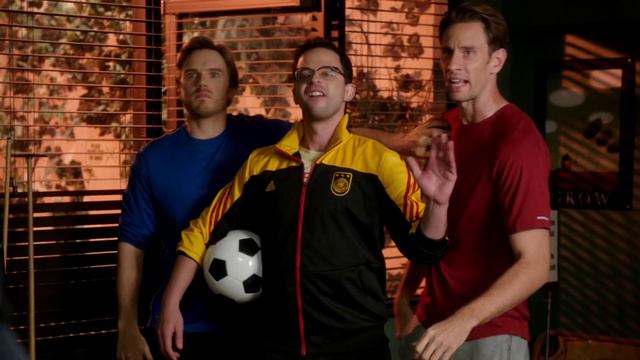 Сообщество 3 сезон 9 серия Настольный футбол и ночная бдительность (сериал, 2009)