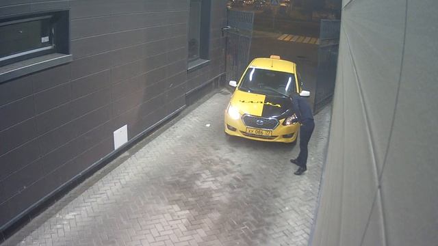 ЖК "Декарт", повреждение выездных ворот смотреть онлайн