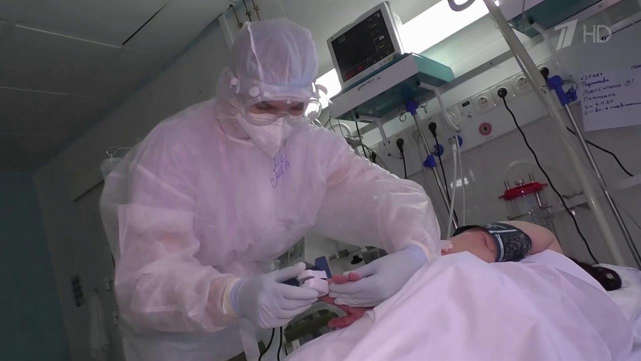 В Фонд соцстрахования поступили средства на выплаты медикам, которые борются с COVID-19