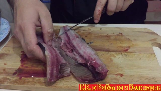 Как разделать селедку на чистое филе,легко и быстро.Как разделать селедку правильно,надежный способ.
