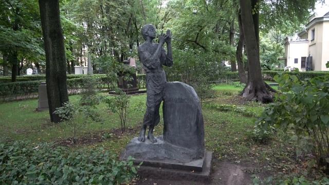 Александро-Невская лавра.  Лаврские кладбища.  Сентябрь, 2019 год .
