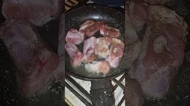 Свиные рёбрышки на сковороде (4) смотреть онлайн