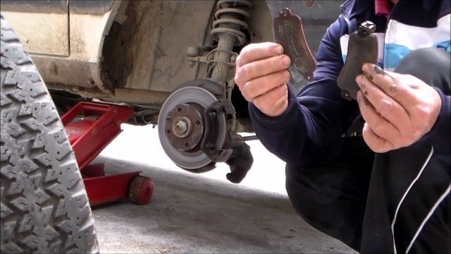 Cambio pastiglie freni fiat panda 4x4 da MicheleExoert . смотреть онлайн