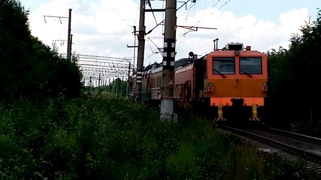 ЭЛЕКТРОВОЗ 2ЭС5К 246 С РЕМОНТНЫМ ПОЕЗДОМ И ВЫПРАВОЧНО-ПОДБИВОЧНАЯ РИХТОВОЧНАЯ МАШИНА смотреть онлайн