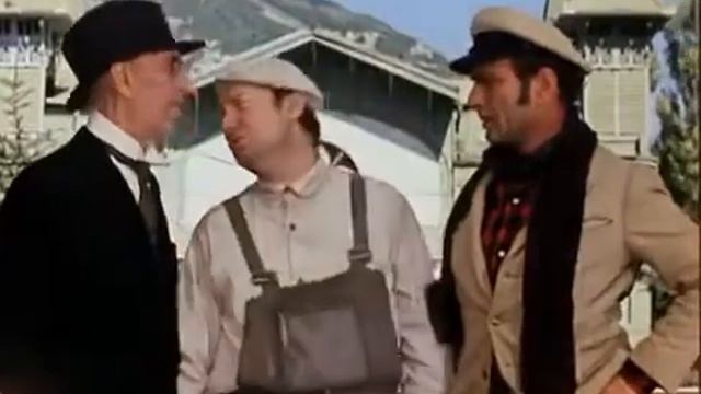 Про стол Самвела Адамяна и др.(ссылка под видео).