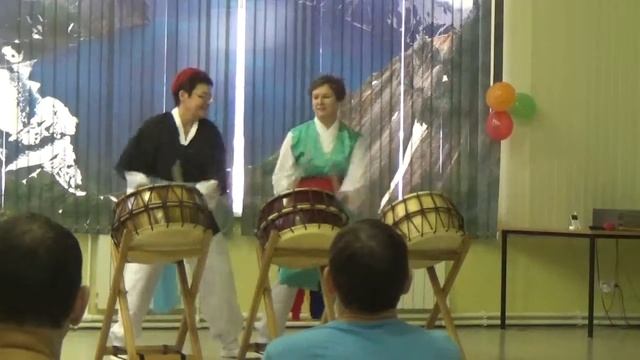 Новогодний праздник смотреть онлайн