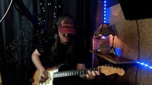 С ПОМОЩЬЮ ЛУПЕРА НА ЭЛЕКТРОГИТАРЕ.АГАТА КРИСТИ"БУДУ ТАМ" КАВЕР