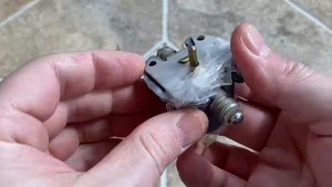 ?  ЭЛЕКТРОМАГНИТНЫЙ КЛАПАН ЖМЗ 301013