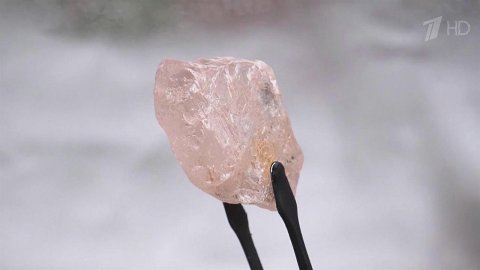В Анголе нашли невероятно редкий розовый алмаз