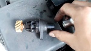 CARA MELEPAS SPEED SENSOR KIA KARENS | How to remove vehicle speed sensor Kia Carens II