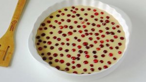 Пирог с клюквой и сметаной