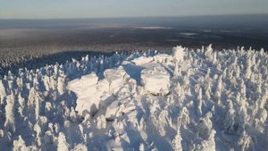 помянённый камень зимой